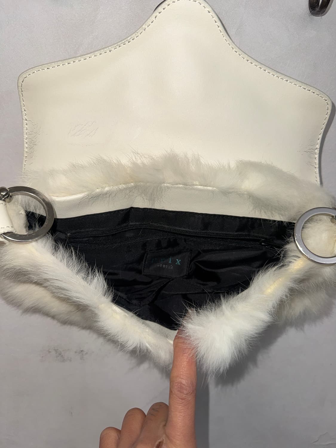 Ivory fur trimming cubic chain 숄더백  상품이미지5