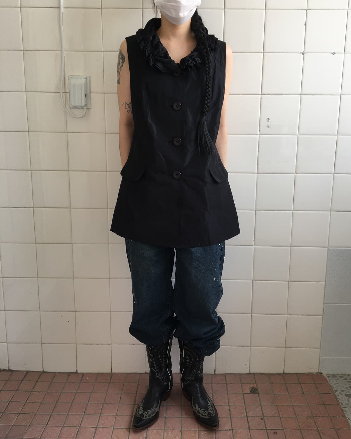 Neck line point glossy vest 상품이미지6