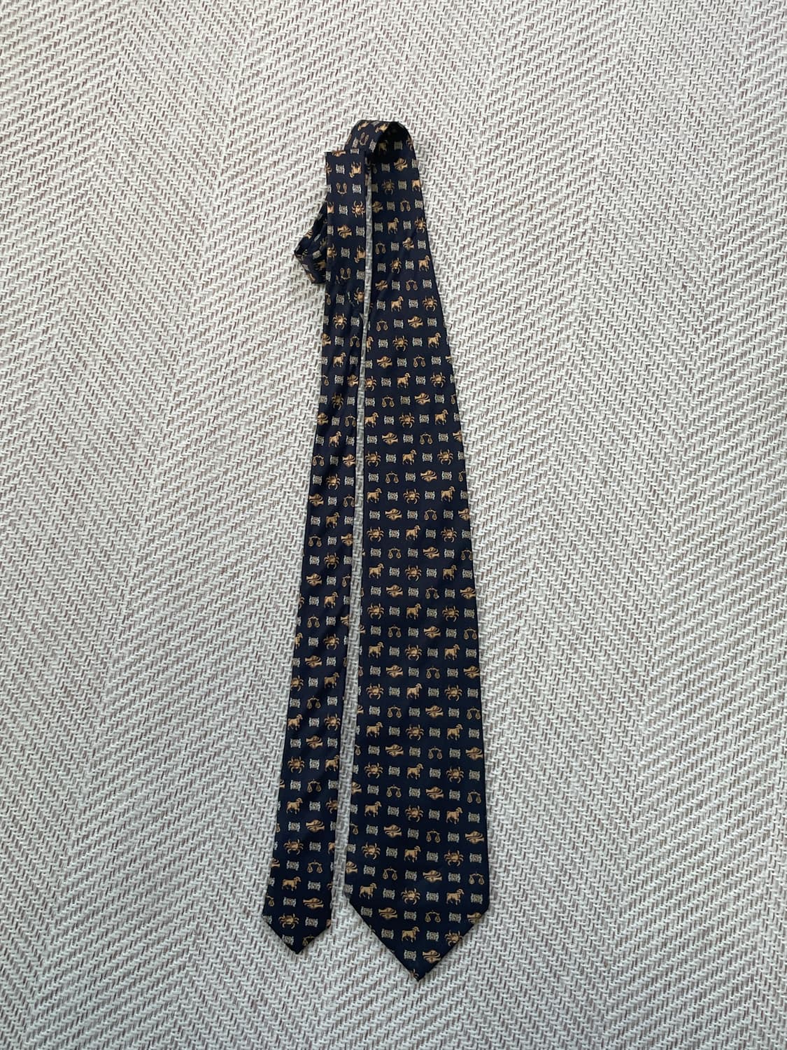 펜디 클래식 모티프 패턴 실크 넥타이 상품이미지4