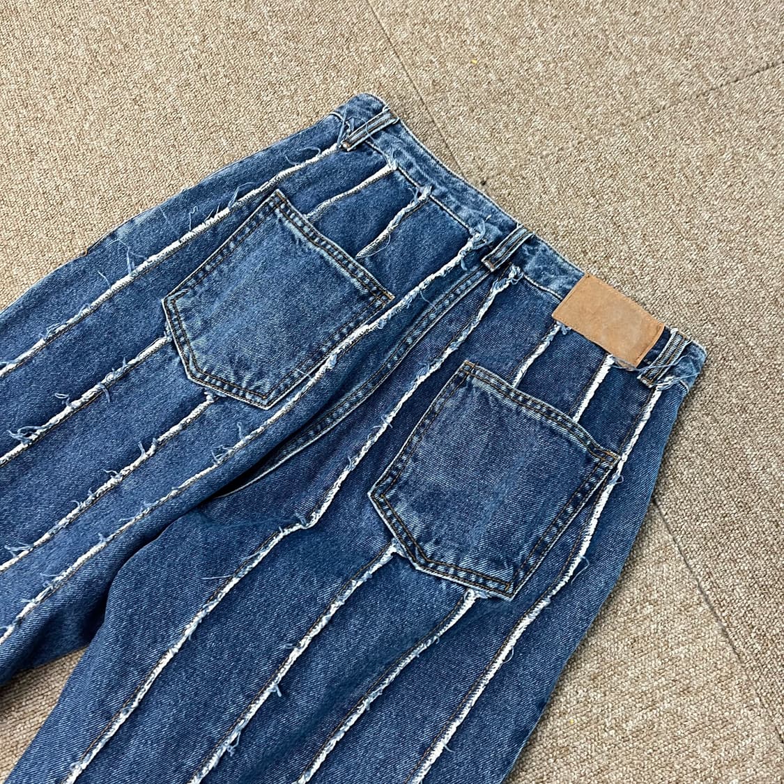  마뗑킴 커팅 루즈 디님팬츠 상품이미지2