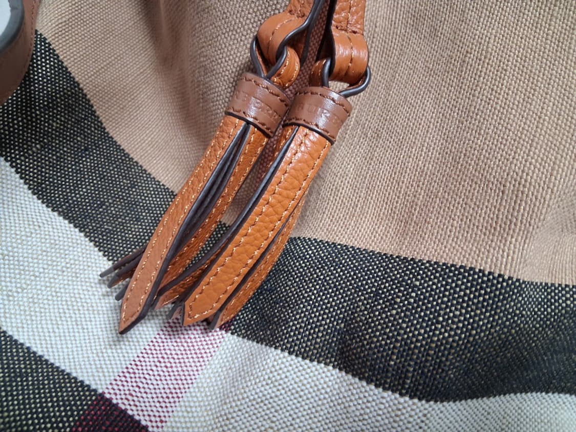 버버리 애쉬비 체크호보백 소가죽배색 큰사이즈 상품이미지6