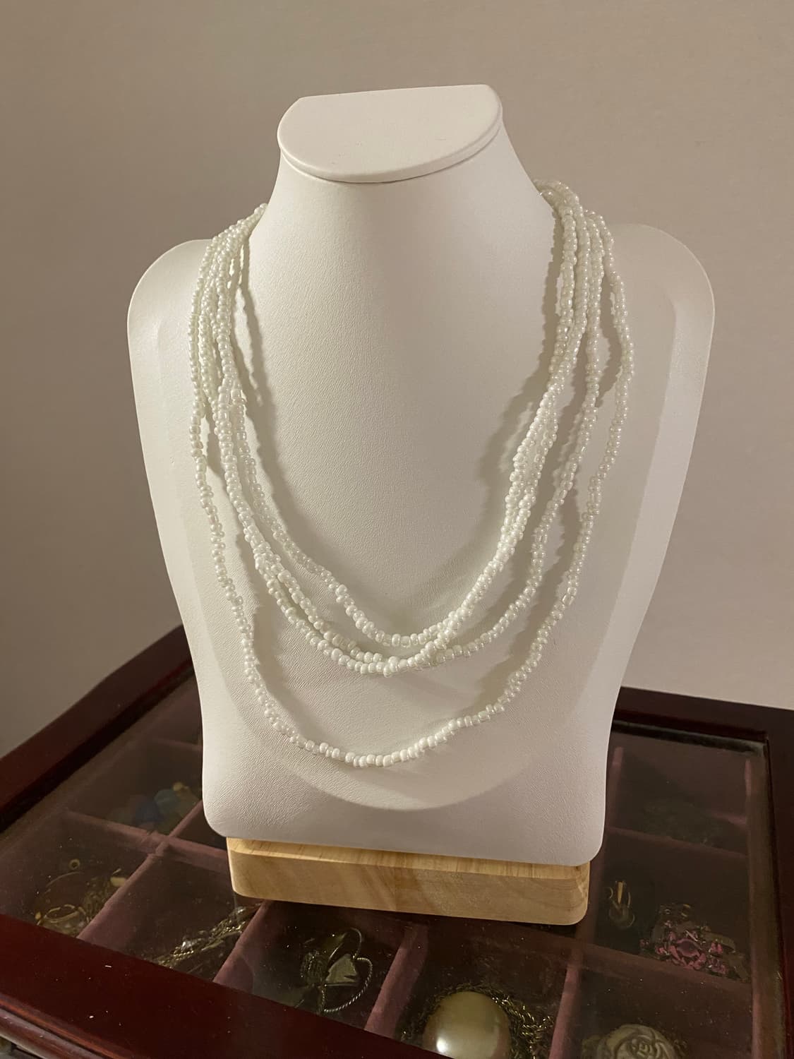 화이트 진주알색상 비즈 롱 목걸이 상품이미지2