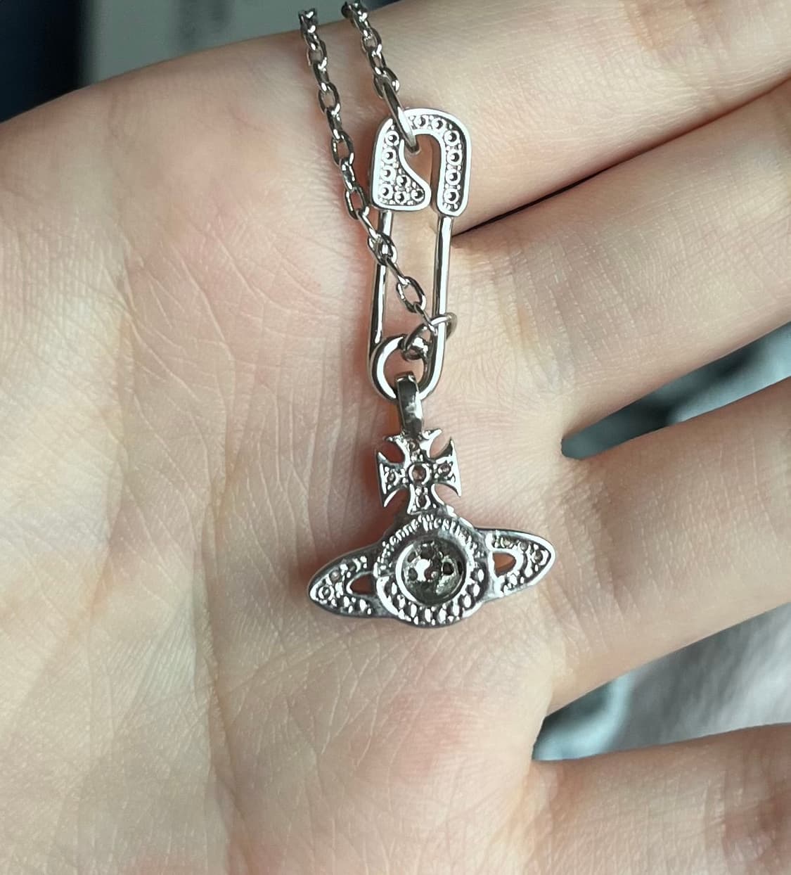 비비안웨스트우드 루크리스 목걸이 상품이미지2