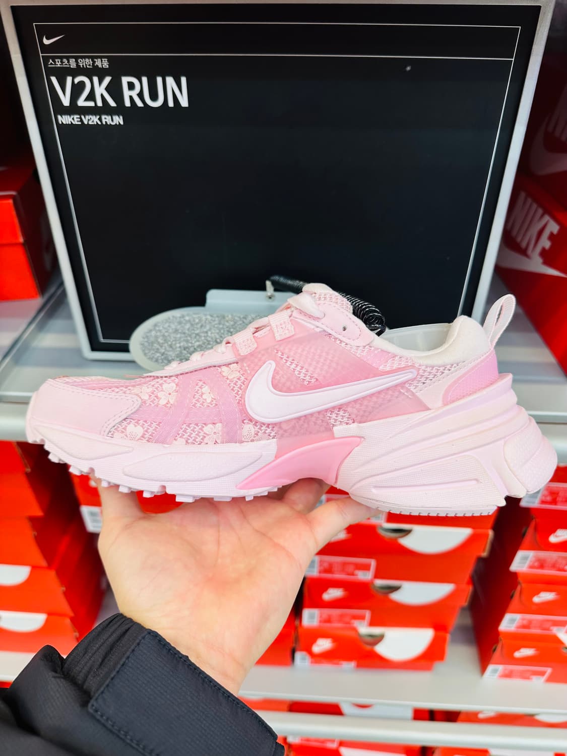 나이키 여성 V2K 런 핑키폼 HJ5269-600 상품이미지4
