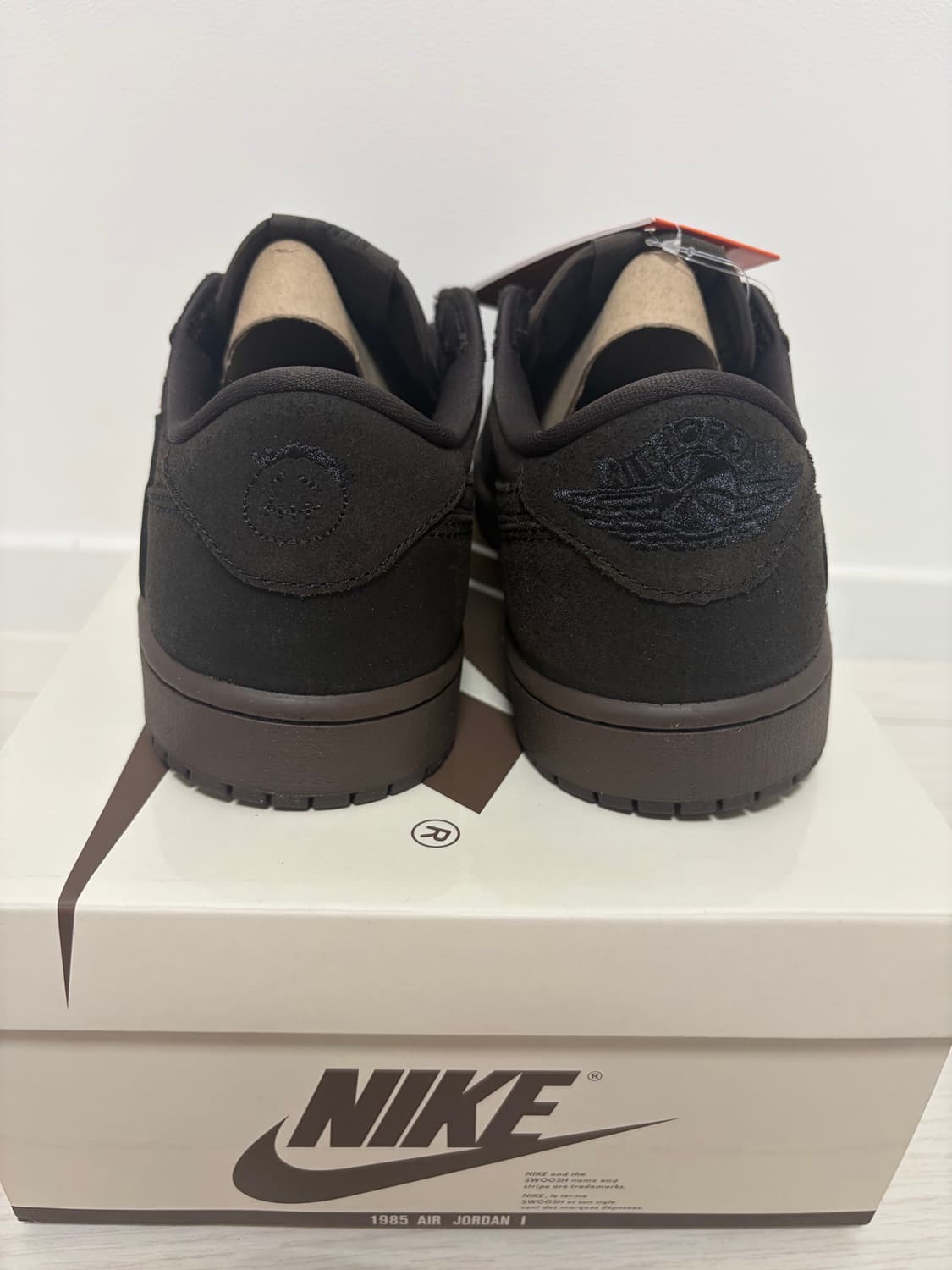 [새상품] 나이키 조던1 트래비스스캇 벨벳 / 270 상품이미지4