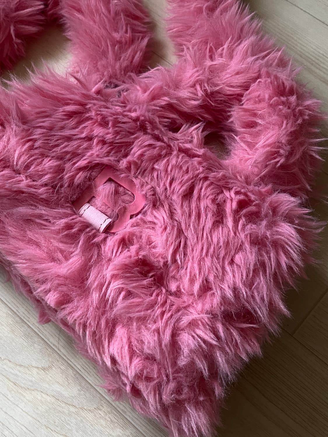 발렌시아가 퍼가방 상품이미지2