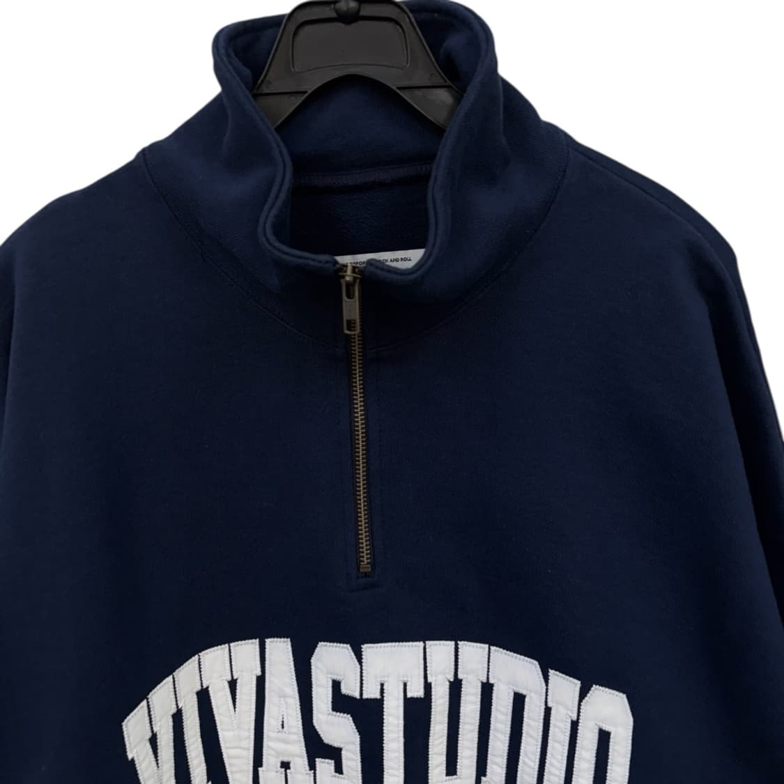 비바스튜디오 반집업 맨투맨 상품이미지2