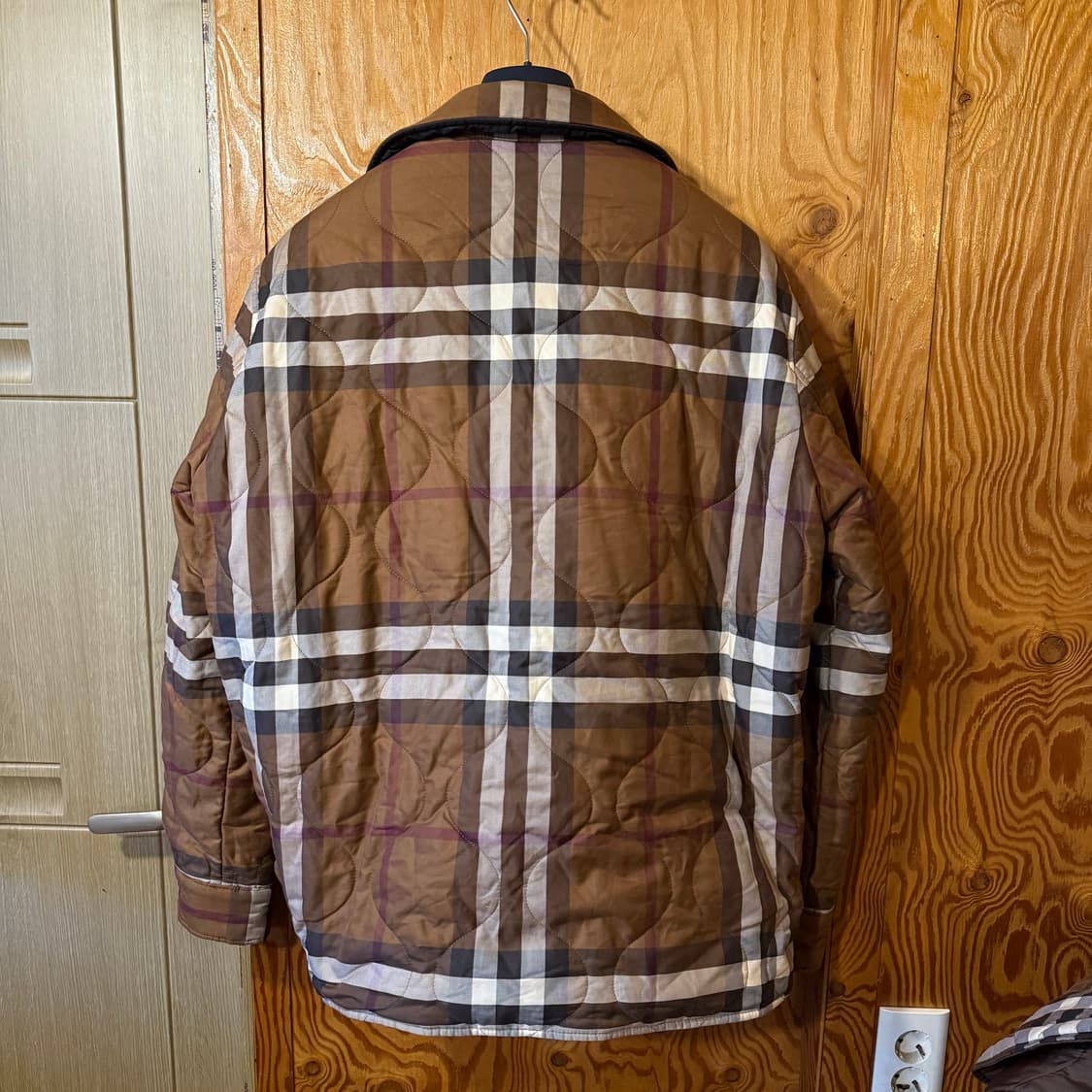 버버리 24 F/w 리버서블 퀼팅 패딩 자켓  상품이미지8