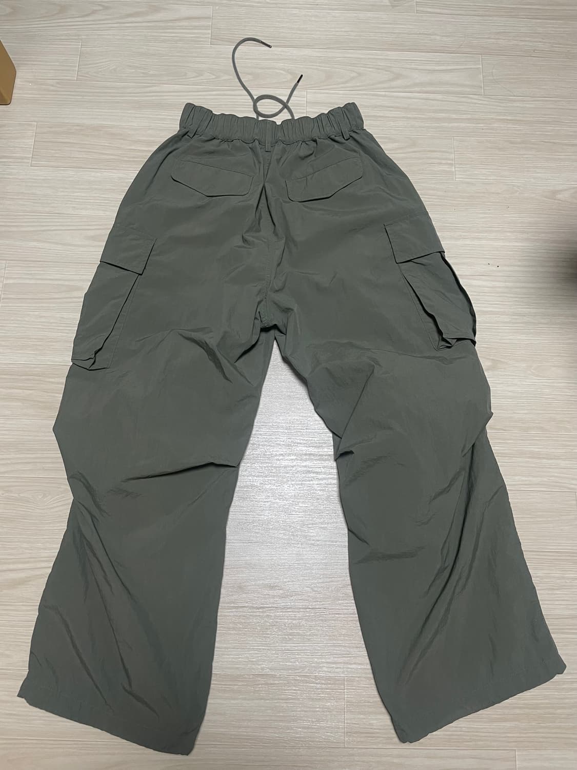 낫포너드 파라슈트 나일론 카고팬츠 카키 상품이미지3