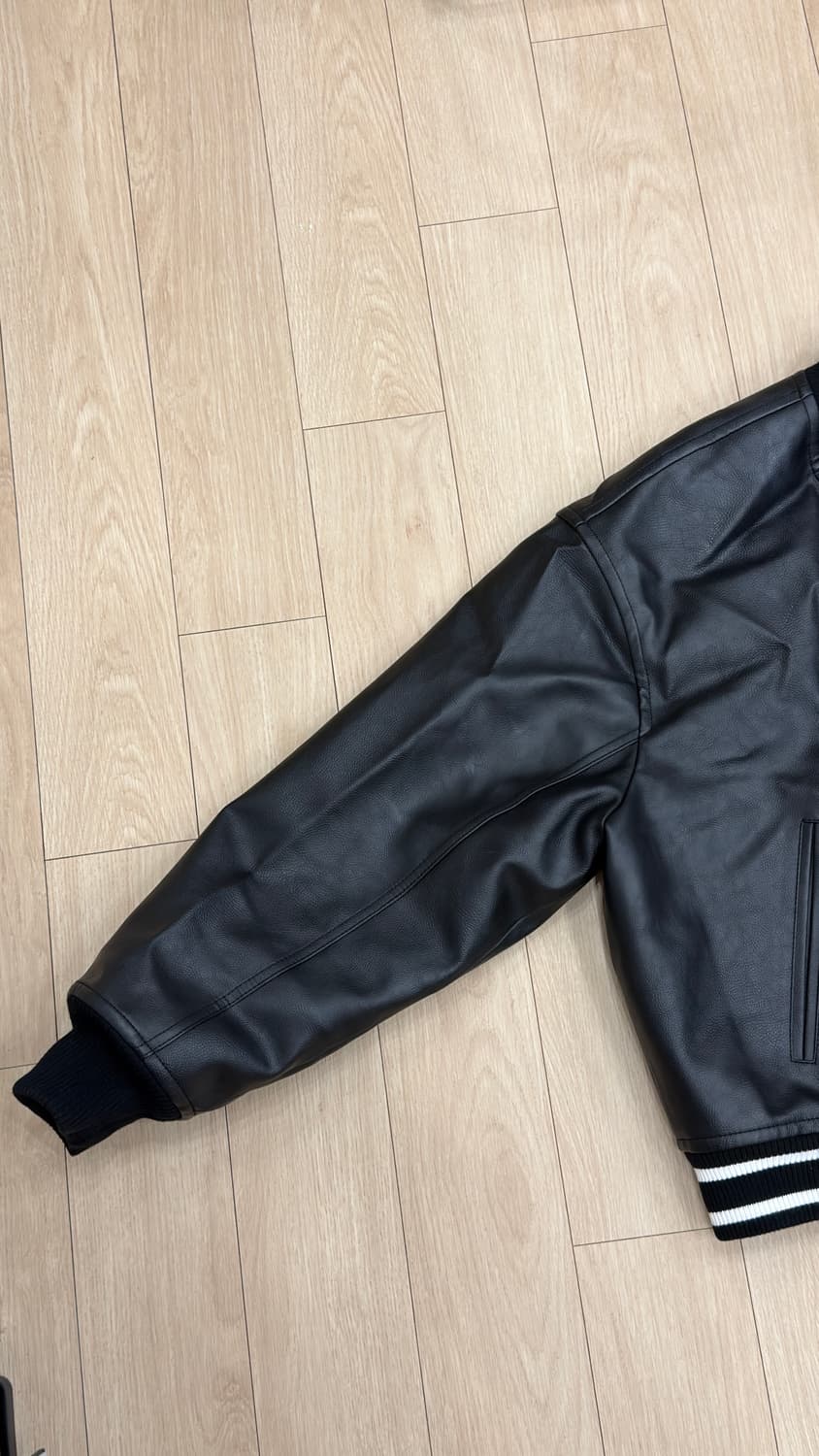 현재 단종된 톰스벌스데이 TBD 바시티 봄버 자켓 블랙 상품이미지6