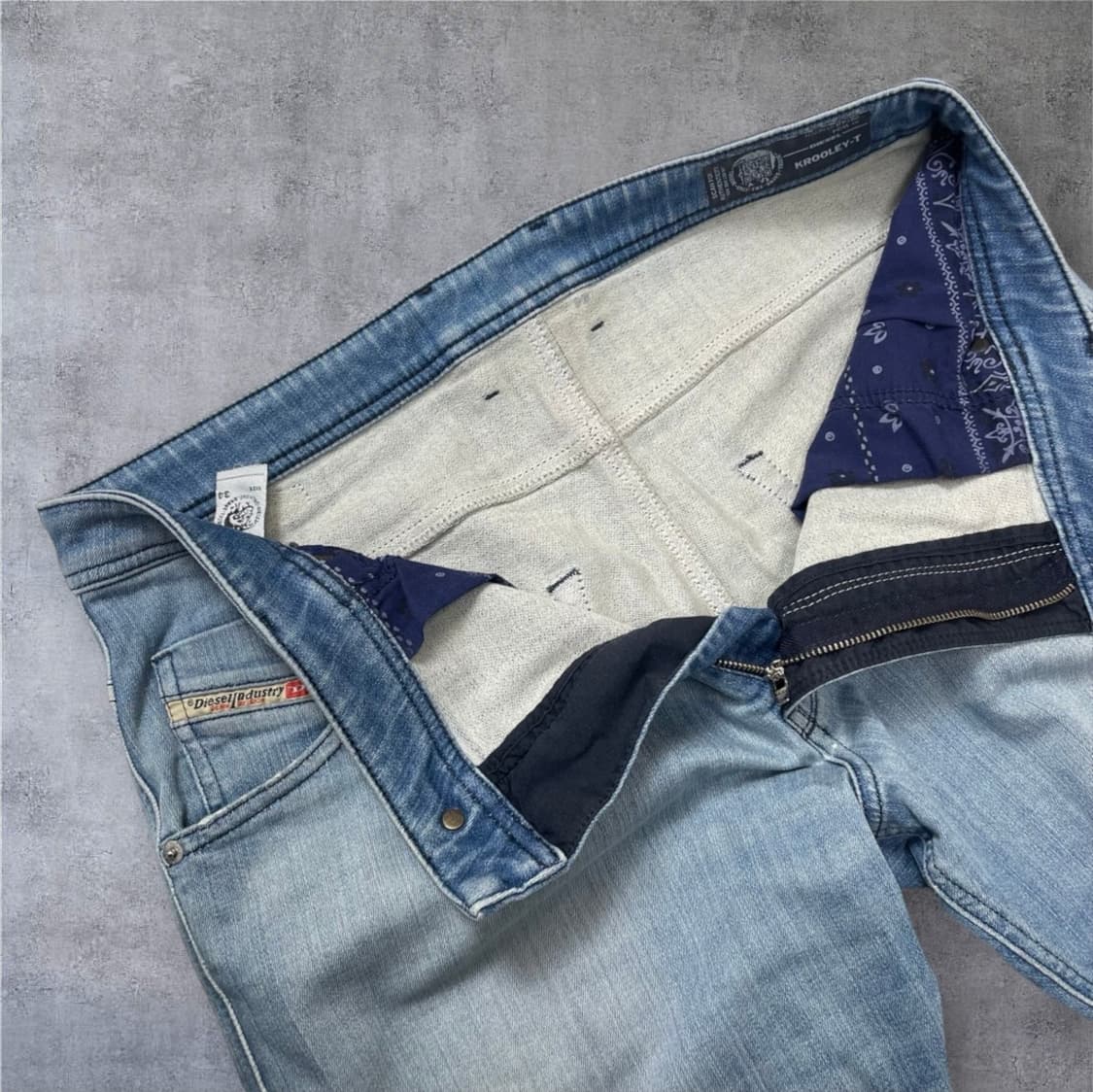 디젤 라이트블루 KROOLEY-T 슬림 테이퍼드 데님팬츠 34 상품이미지3