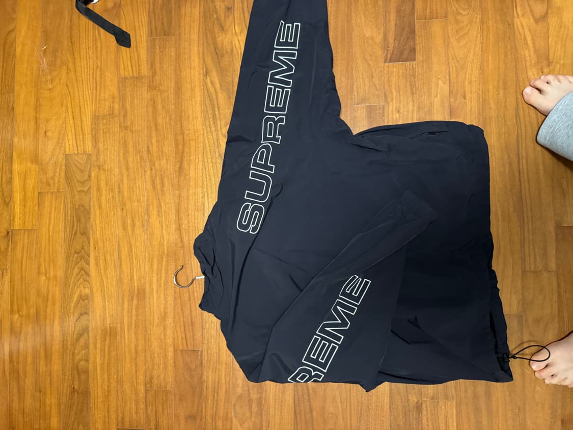 슈프림 23fw 바람막이 상품이미지4