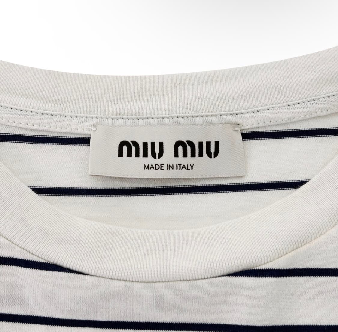 [M] 미우미우 여성 자수 로고 스트라이프 크롭 반팔 티셔츠 아이보리 상품이미지7