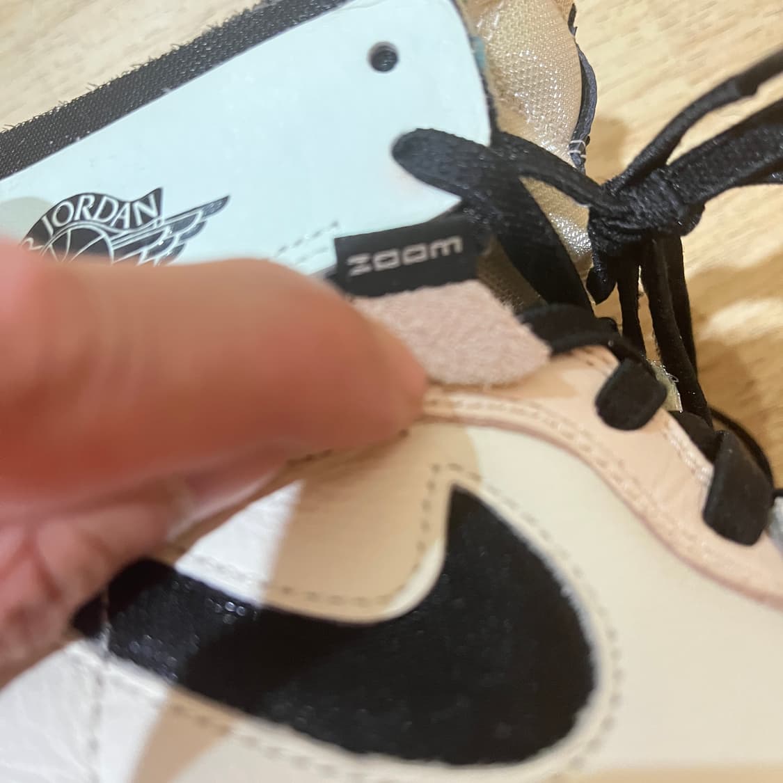 (W240) 나이키 조던1 줌에어 CMFT Pale ivory 상품이미지3