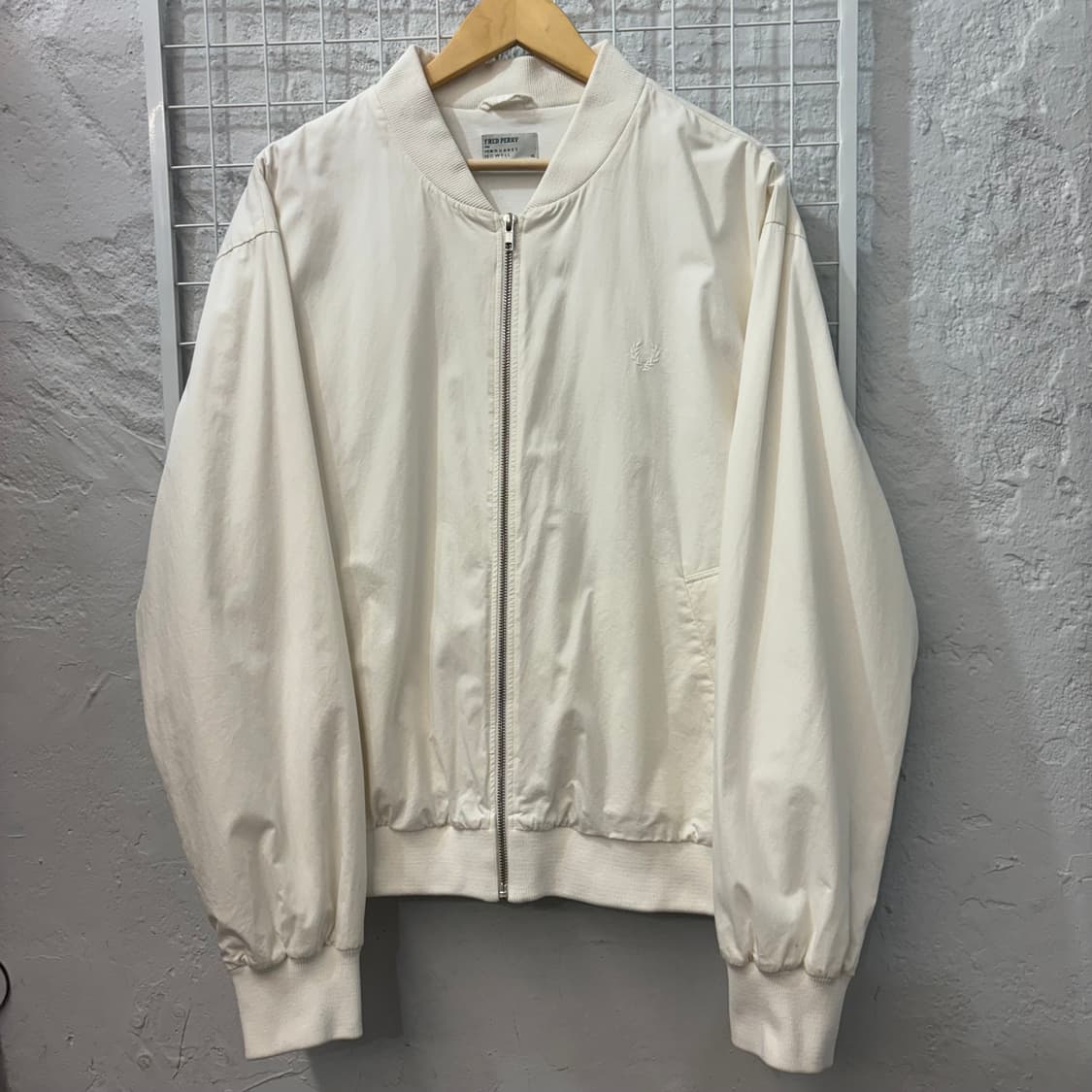 프레드페리 X 마가렛호웰 화이트 봄버 자켓 XL 상품이미지1