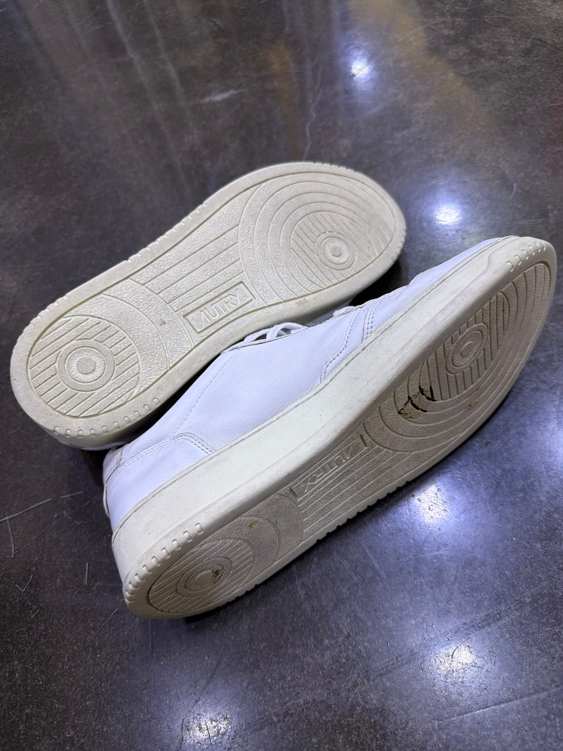 오트리 메달리스트 고트스킨 스니커즈 42 상품이미지7