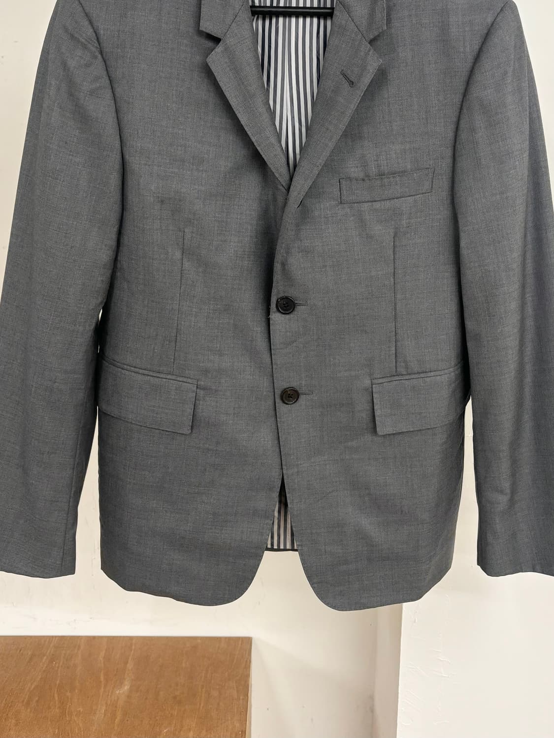 톰 브라운 그레이 노치드 라펠 블레이저 자켓 상품이미지5