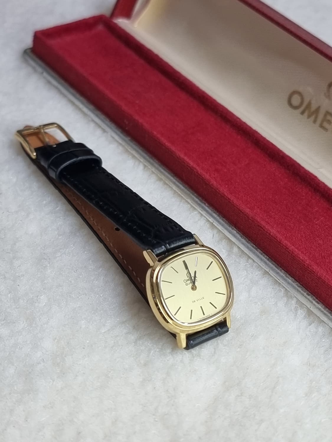 오메가 드빌 샴페인 골드 다이얼 쿼츠 여성시계 상품이미지3