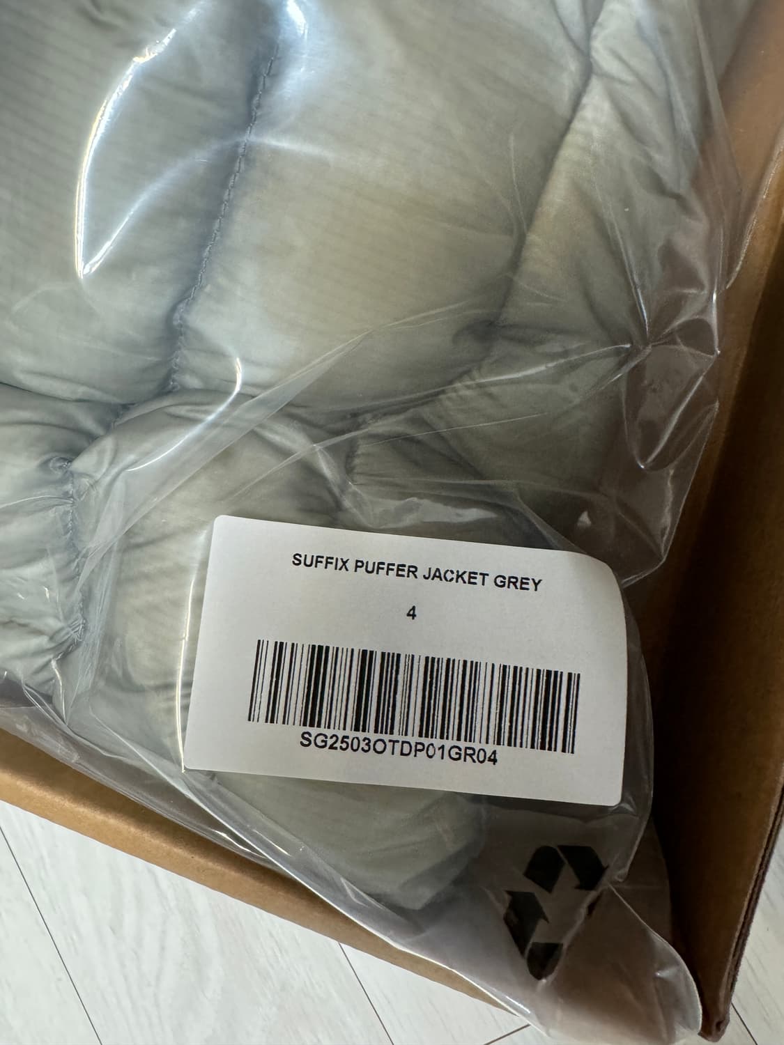 25fw 산산기어 서픽스 경량패딩 그레이 4사이즈 상품이미지2
