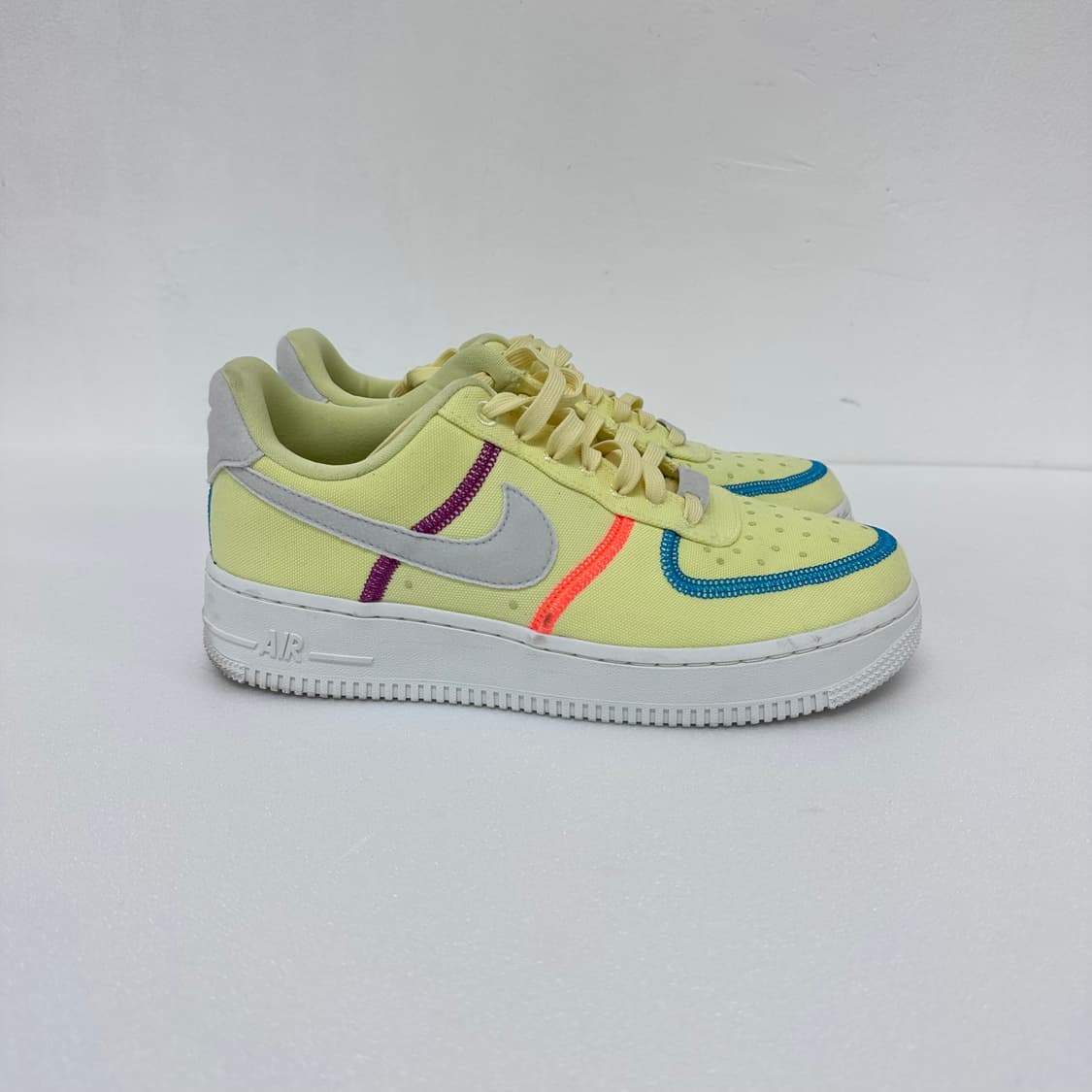 나이키 에어포스 1 LX 캔버스 스니커즈 245 상품이미지1