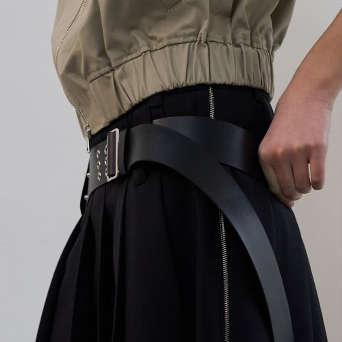 LCDC 사이드 지퍼 플리츠 스커트, 스터드 와이드 레더 벨트 상품이미지3