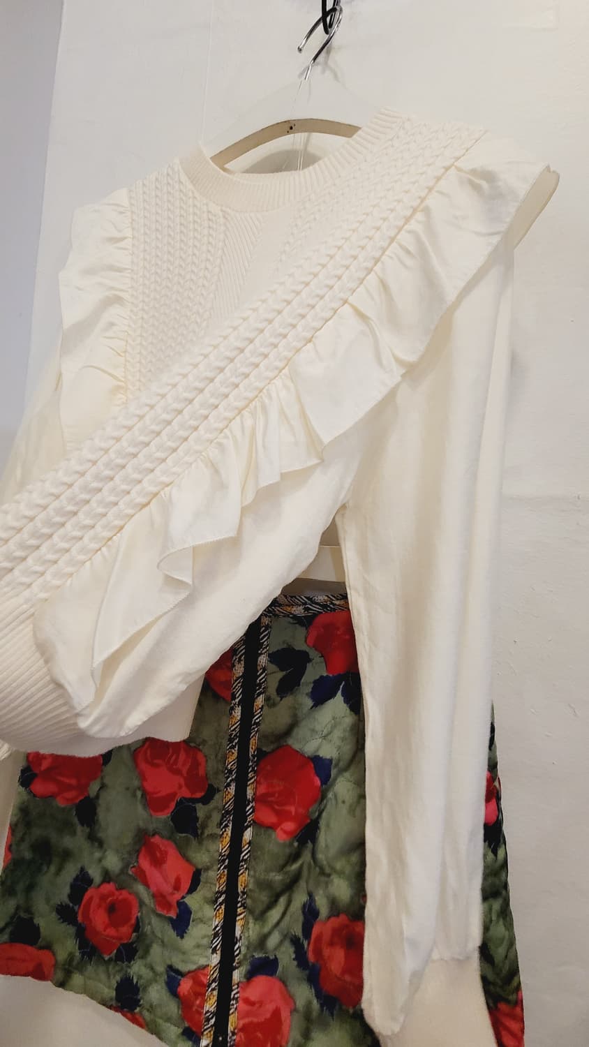 프릴니트 맨투맨. 르샵 본딩스커트 상품이미지3