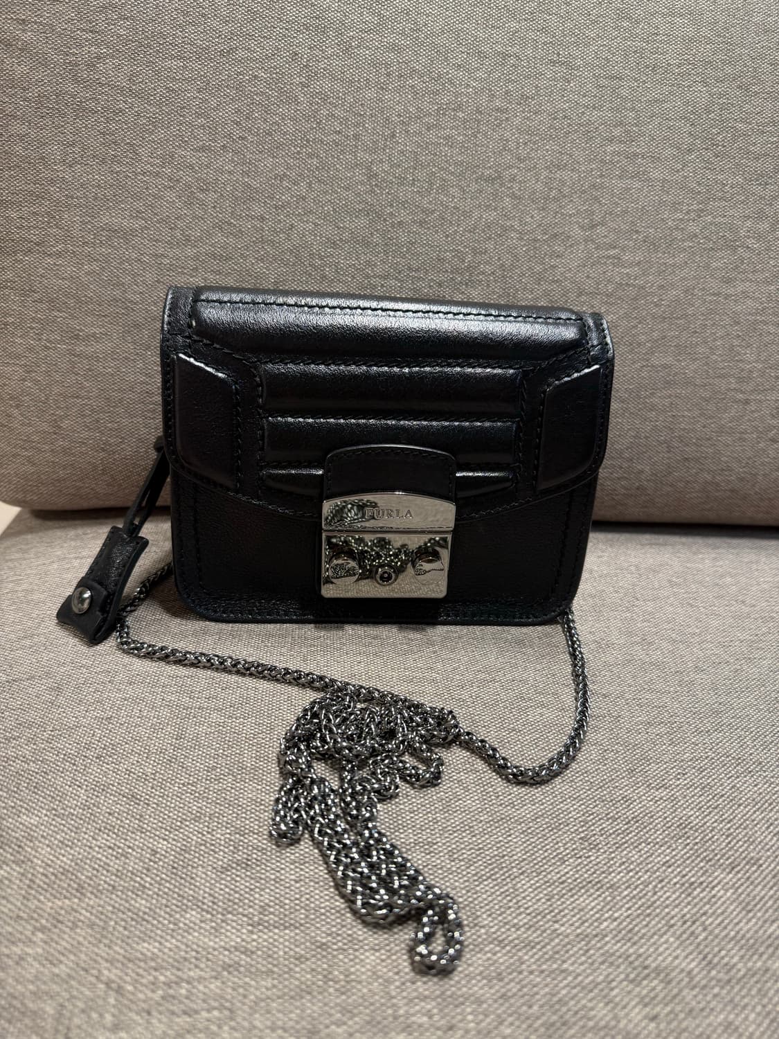 훌라 메트로폴리스 크로스백 체인백 미니백 가방 블랙 상품이미지1