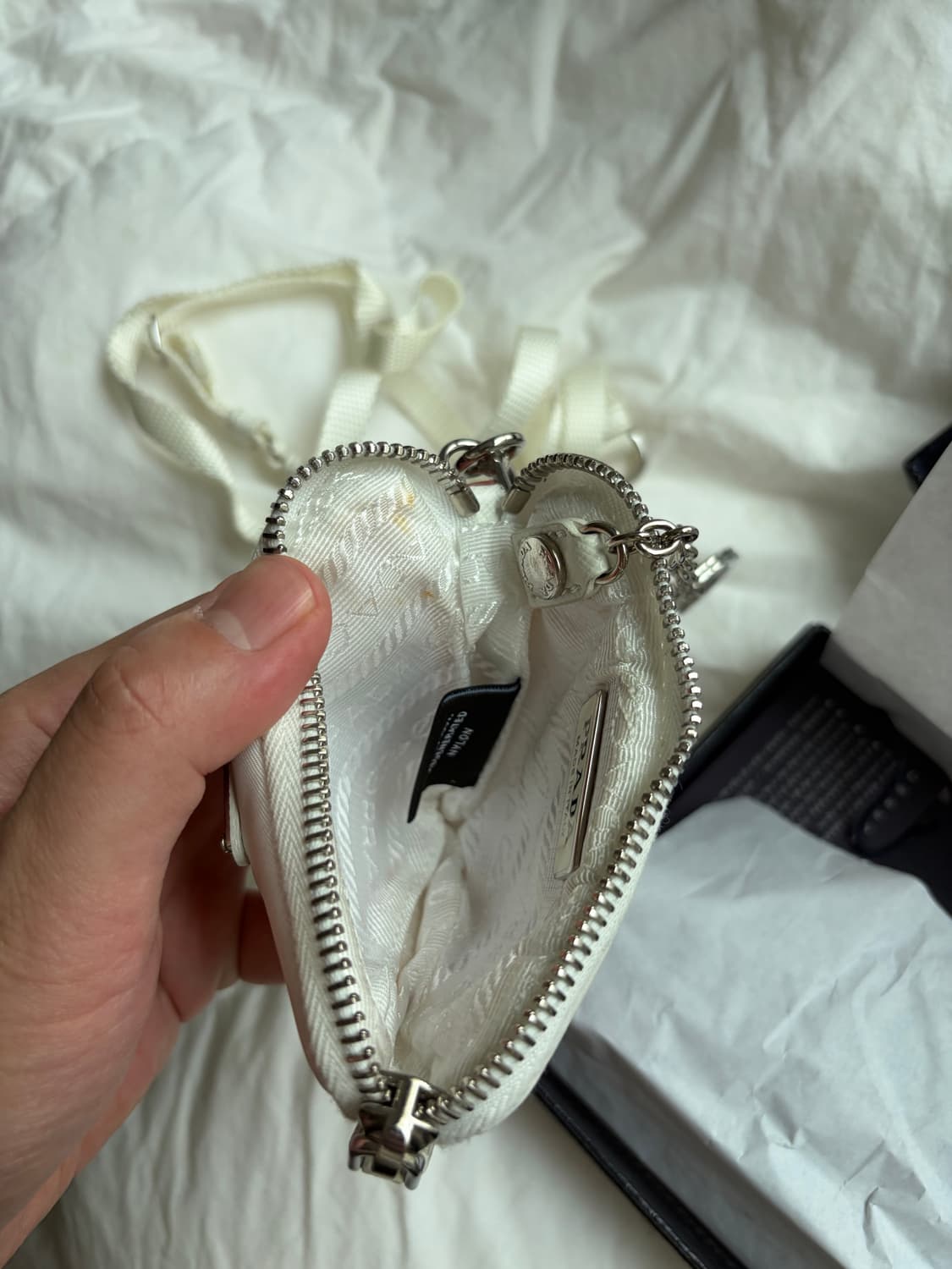 [FREE] PRADA 프라다 / 파우치 목걸이 키링 화이트 상품이미지6