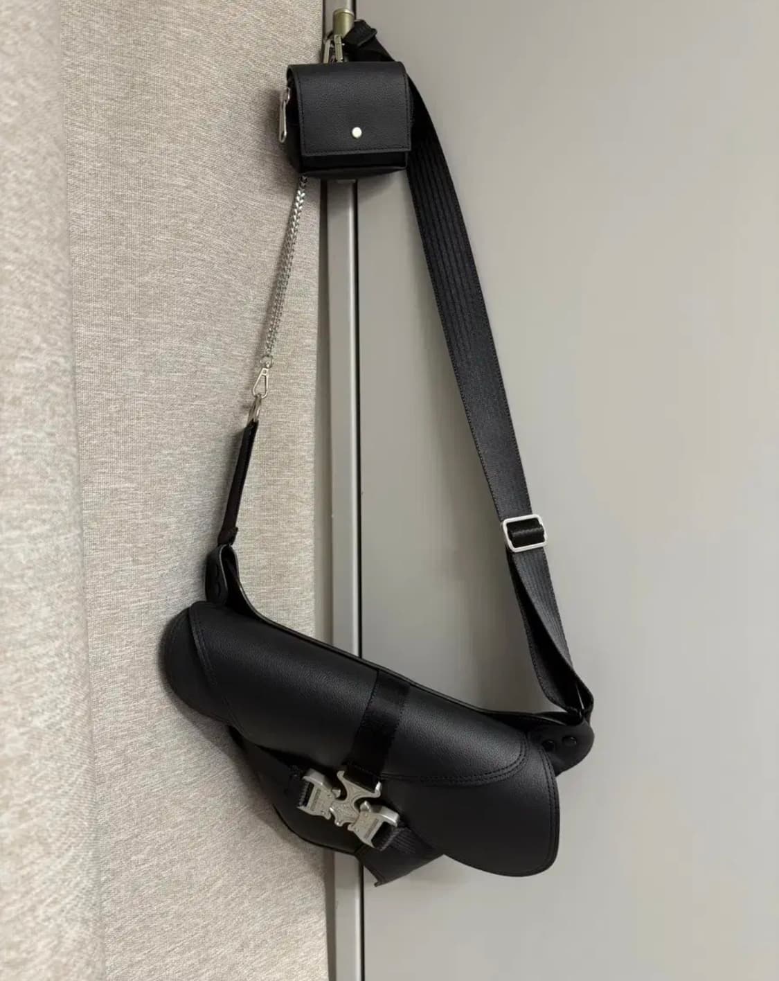 이우가마카라스 크로우 버클백 상품이미지2