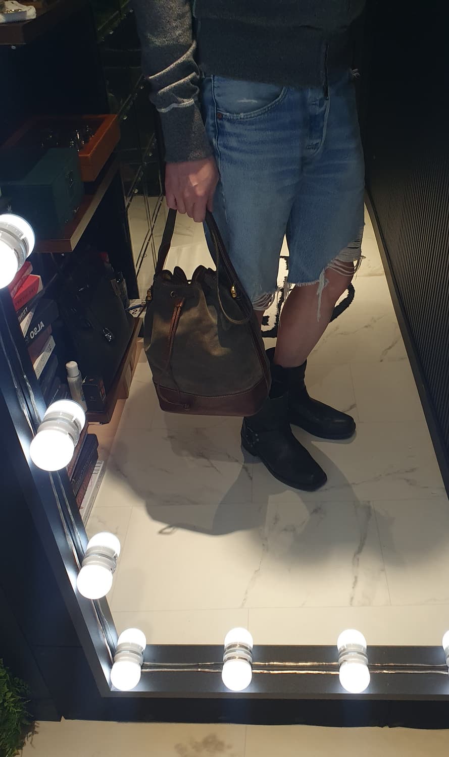 로에베 빈티지 안테 스웨이드 버킷 숄더백 상품이미지7