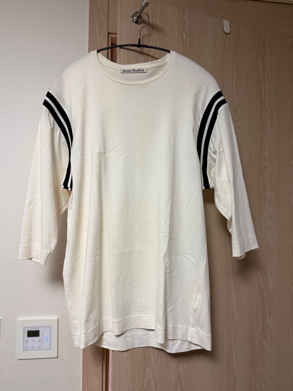 아크네스튜디오 티셔츠 상품이미지1