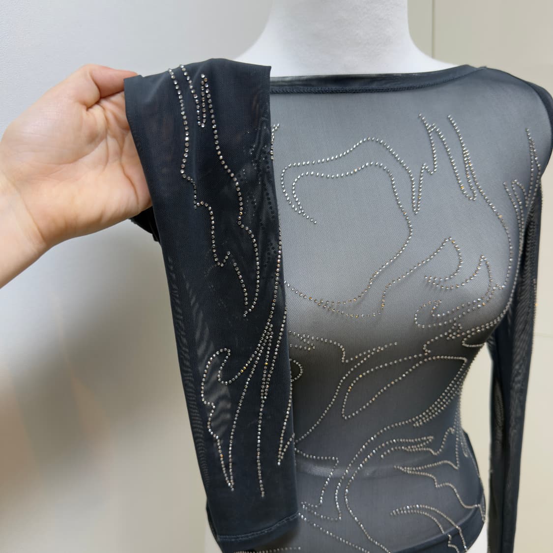 WEEKDAY 스톤 장식이 있는 니트 상품이미지2