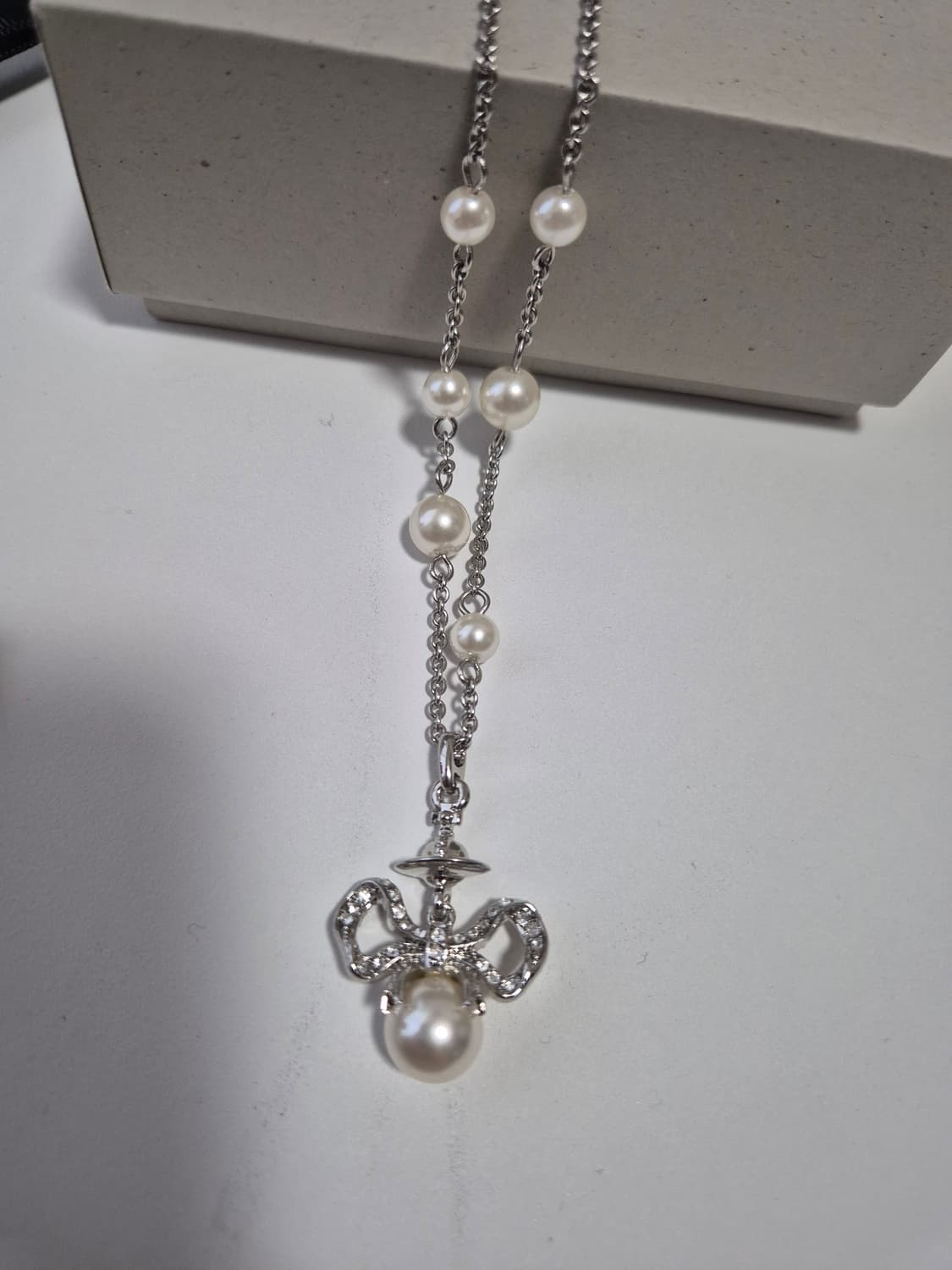 비비안웨스트우드 진주 펄 리본 목걸이 상품이미지3