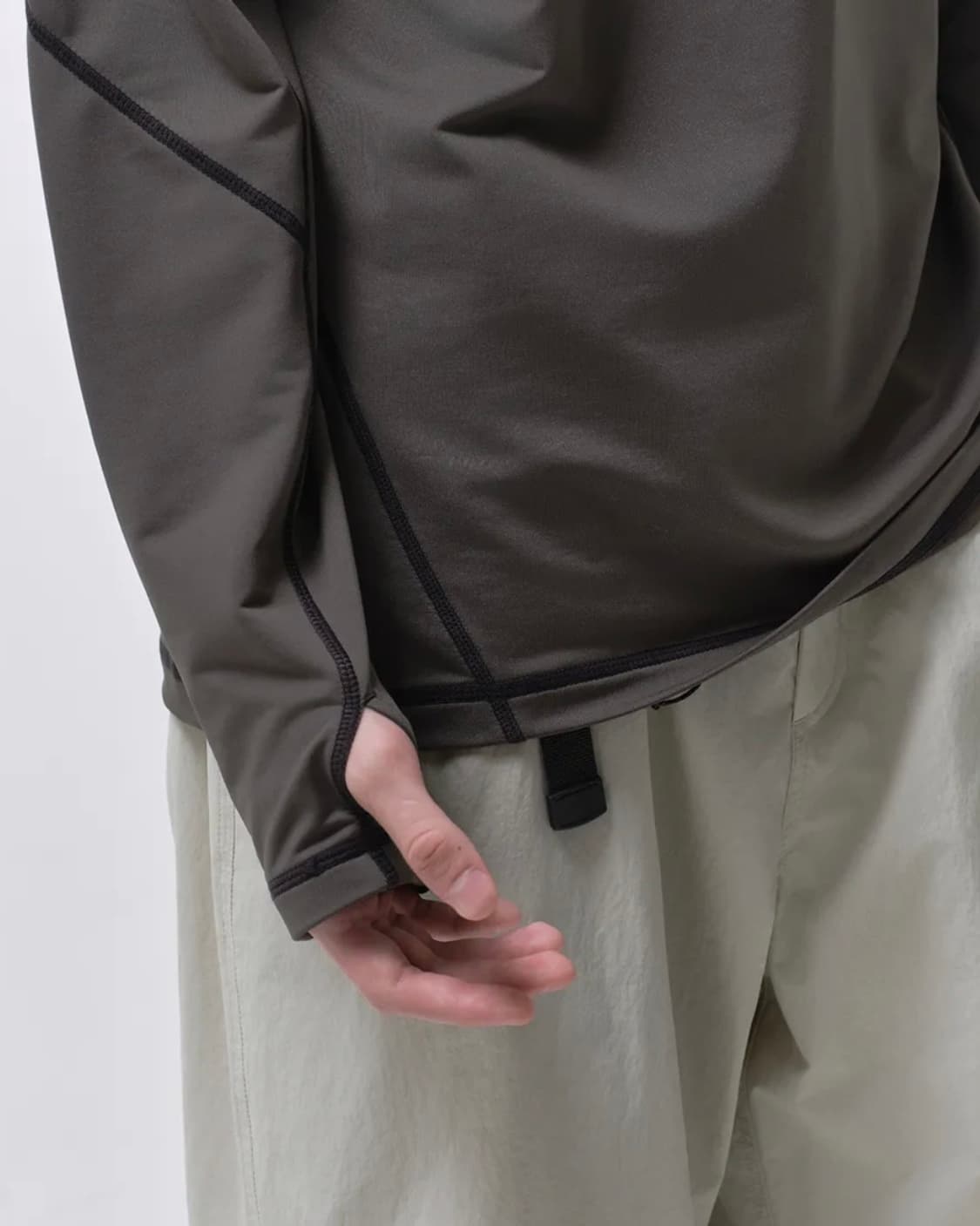 [새상품] 무신사스탠다드 시티 레저 모크넥 상품이미지3