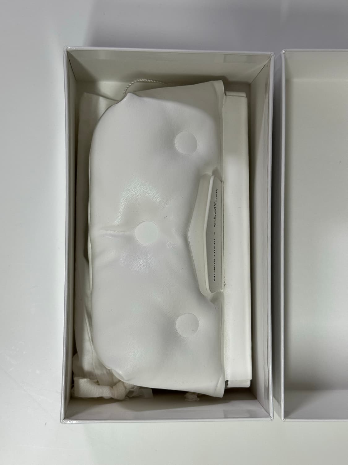 젠틀몬스터 x 메종마르지엘라 MM107 화이트 상품이미지8