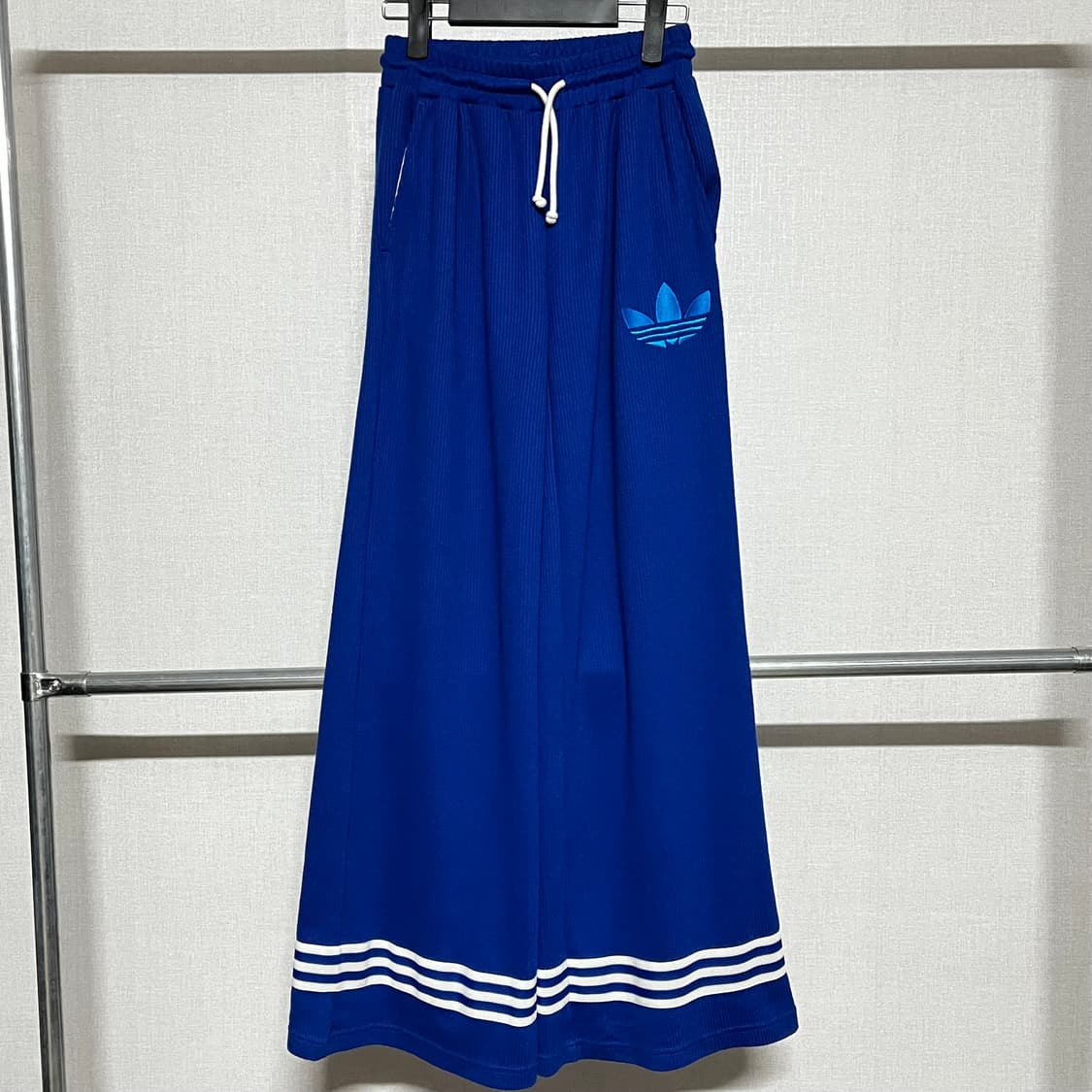 아디다스 블루 와이드 트레이닝 팬츠 S 상품이미지1