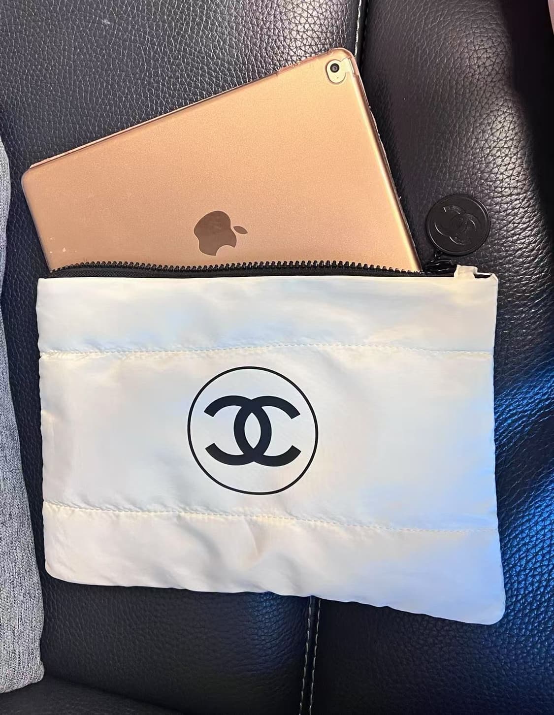 샤넬 패딩 큰 파우치 상품이미지2