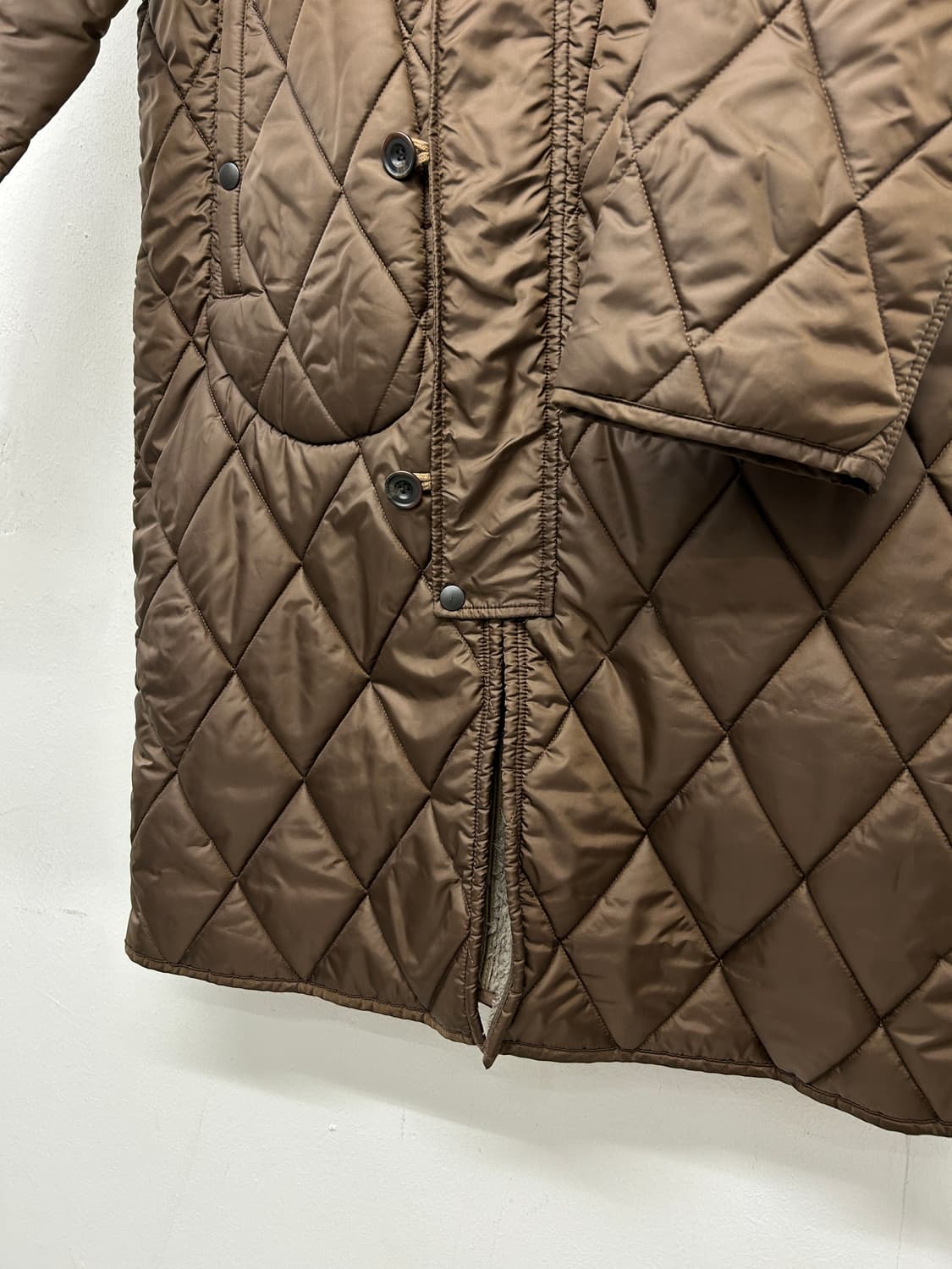 OMNIGOD 옴니갓 다이아 퀼팅 코트 상품이미지4