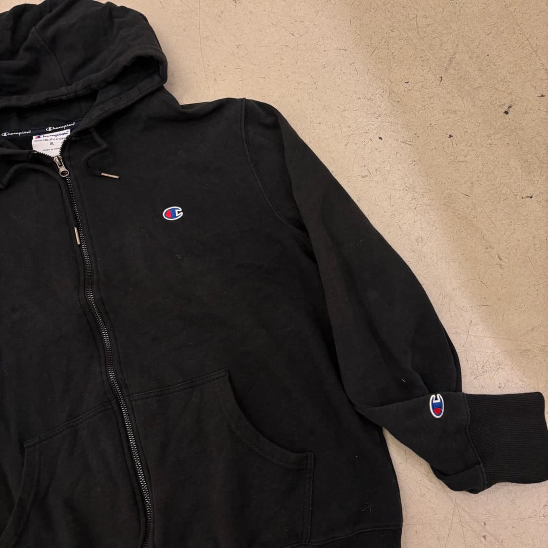 챔피온 스몰로고 블랙 후드집업 상품이미지2