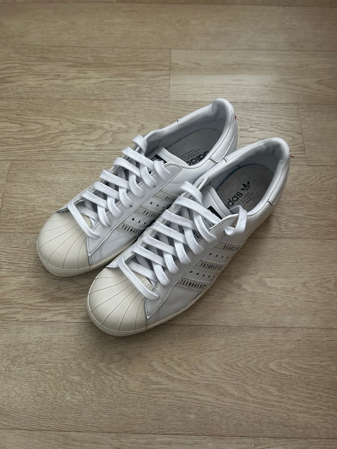 아디다스 휴먼메이드 슈퍼스타 화이트 (280) 상품이미지4