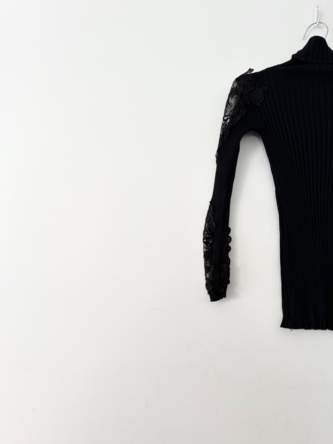 Shoulder lace detail sleeveless / black 상품이미지2