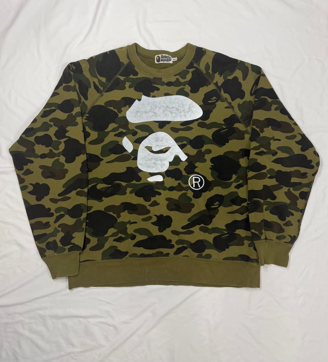 베이프 맨투맨 녹계 카모 빅헤드 상품이미지1