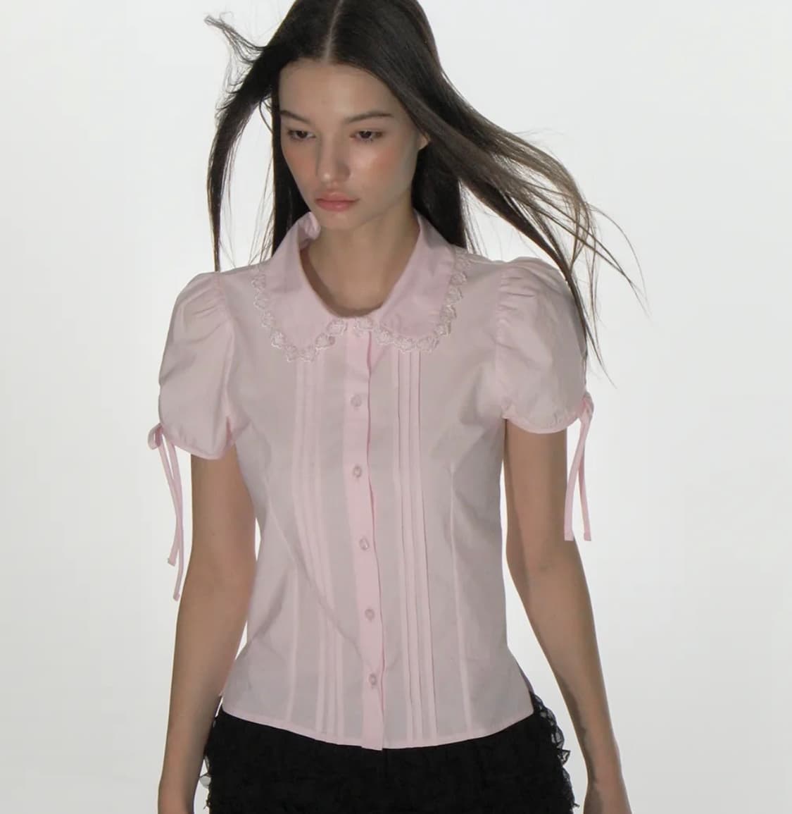 크랭크 핀턱 레이스 카라 블라우스 상품이미지1