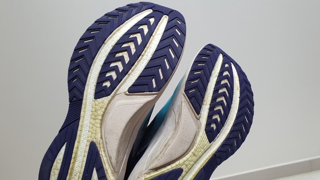 써코니 템퍼스 런닝화 265 상품이미지10