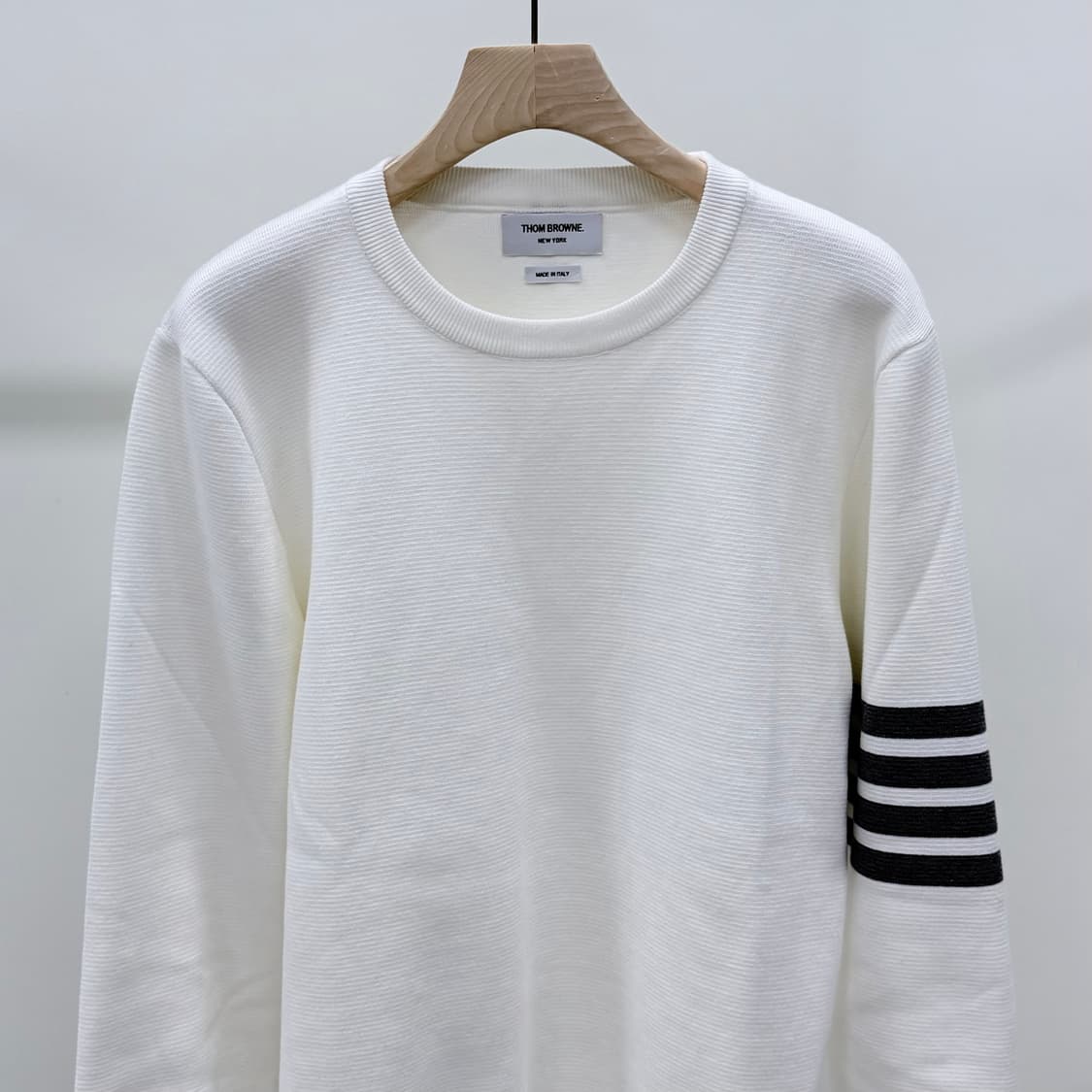 [S+급/5] 톰브라운 사선완장 밀라노 스티치 니트 화이트 상품이미지3