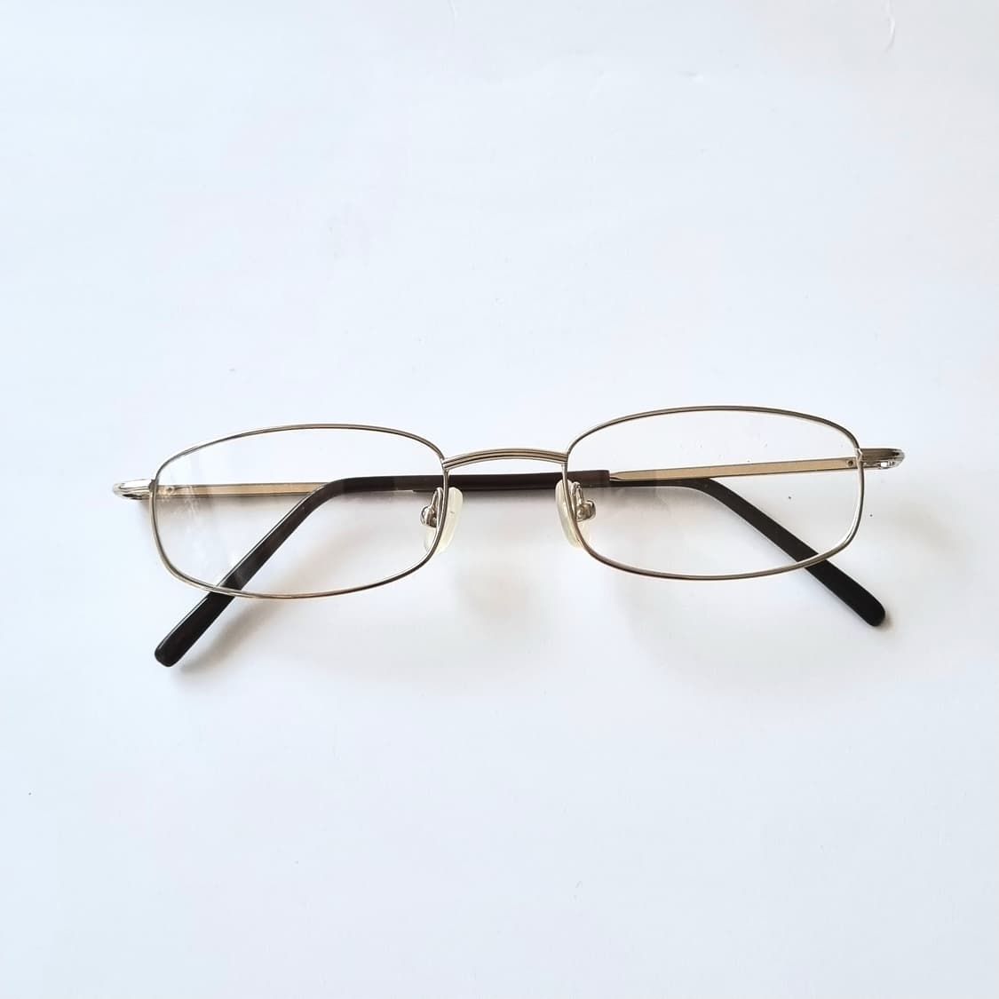 데드스탁 긱시크 슬림 메탈 타원형 실버 안경테 701 상품이미지1