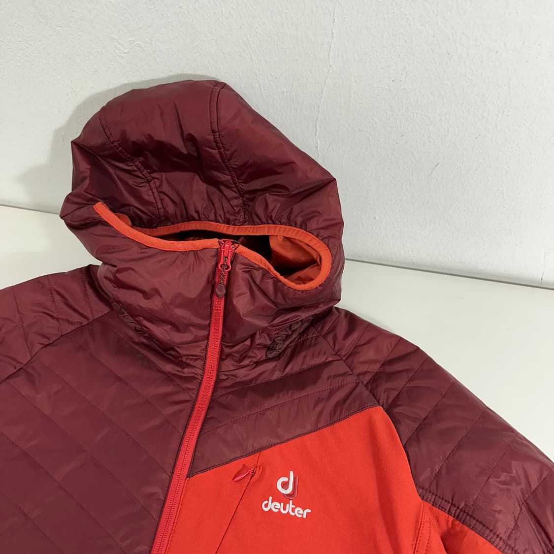 100 DEUTER 도이터 브라운 경량패딩 상품이미지3