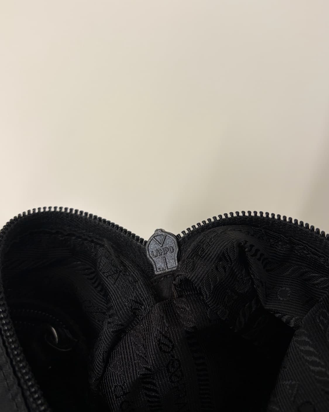 프라다 나일론 포코노 크로스 상품이미지5