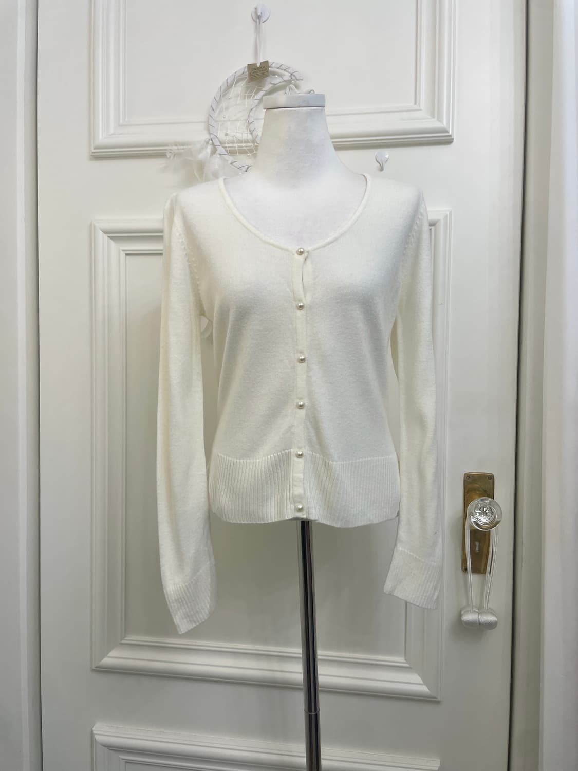 ivory basic pearl button cardigan 상품이미지1