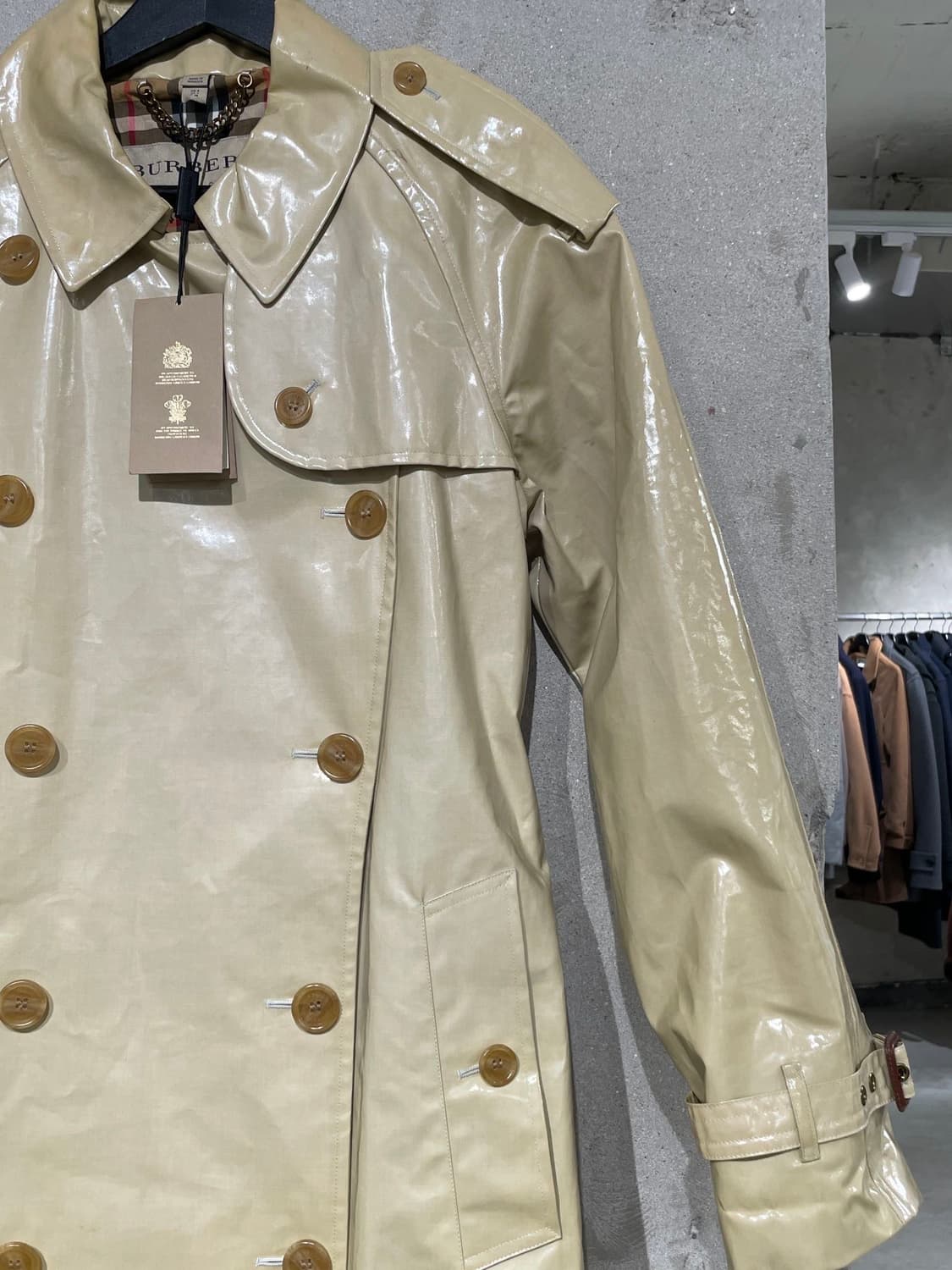 버버리 라이트 옐로우 코팅 더블 브레스티드 코트 상품이미지3